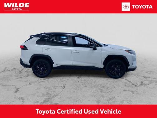 2022 Toyota RAV4 Hybrid SE