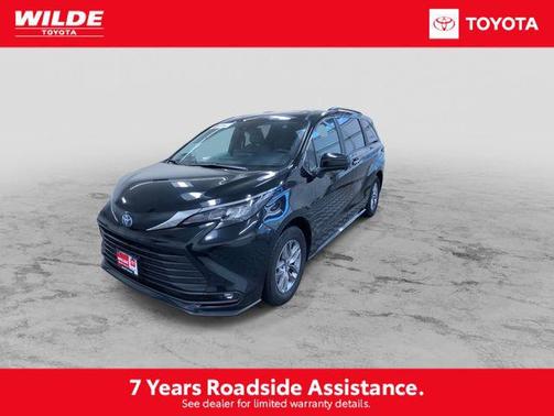 2025 Toyota Sienna XLE