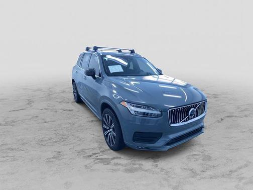 2020 Volvo XC90 T6 Momentum