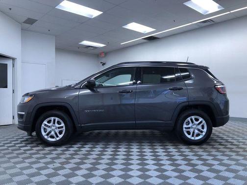 Granite Crystal Metallic Clearcoat 2019 Jeep Compass Sport