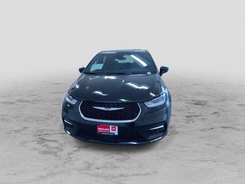 2025 Chrysler Pacifica L