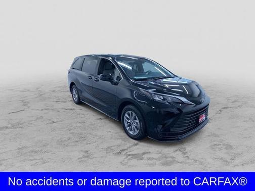 Midnight Black Metallic 2026 Toyota Sienna LE