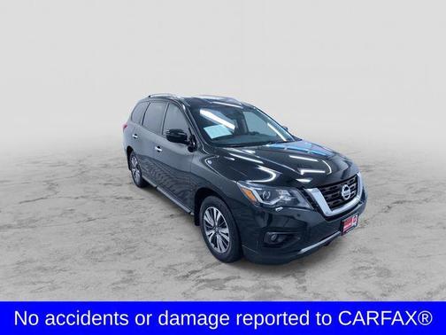 2017 Nissan Pathfinder SV