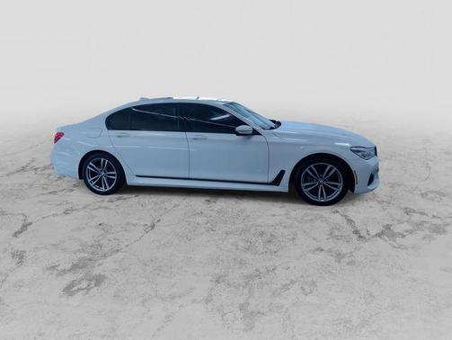 2016 BMW 750 i xDrive