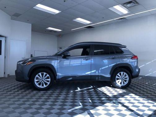 2024 Toyota Corolla Cross LE