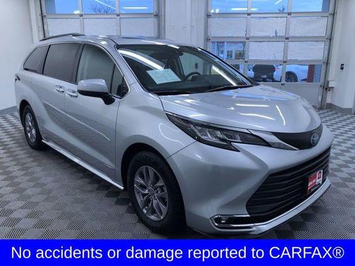 2021 Toyota Sienna XLE 8 Passenger