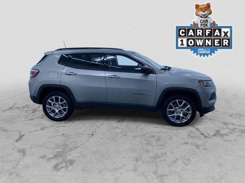 2022 Jeep Compass Latitude Lux