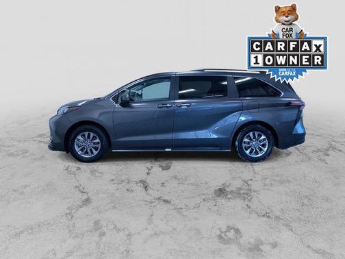 2025 Toyota Sienna XLE