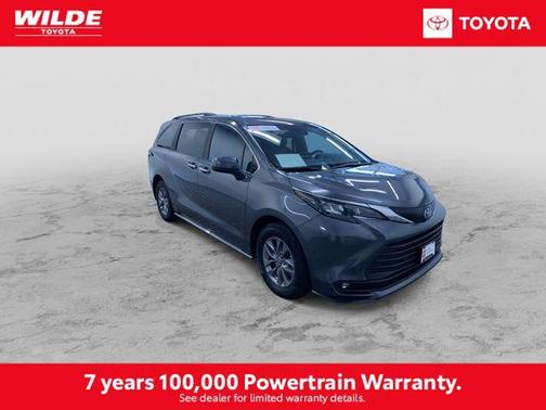 2025 Toyota Sienna XLE