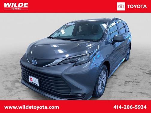 2025 Toyota Sienna XLE
