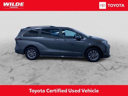 2025 Toyota Sienna XLE