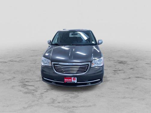 2015 Chrysler Town & Country Touring-L