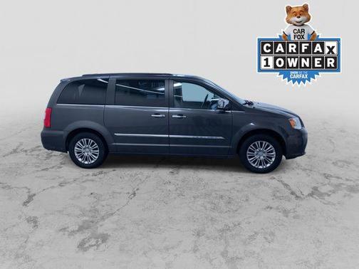 2015 Chrysler Town & Country Touring-L