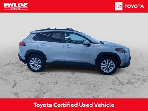 2024 Toyota Corolla Cross LE