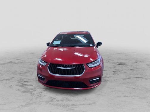 2025 Chrysler Pacifica L