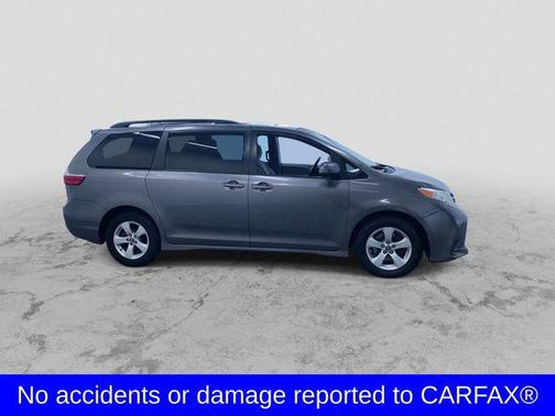 2020 Toyota Sienna LE