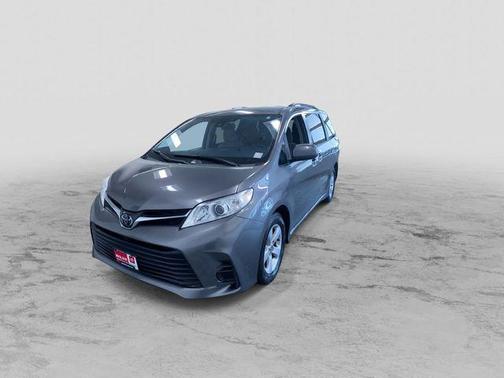 2020 Toyota Sienna LE