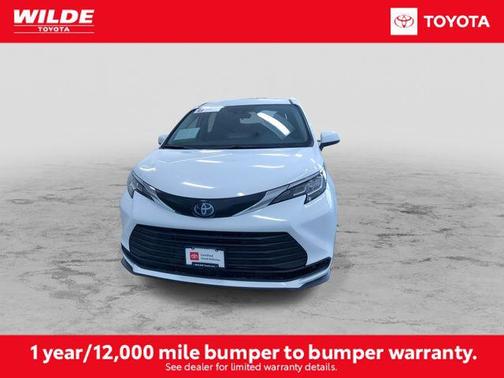 2023 Toyota Sienna LE