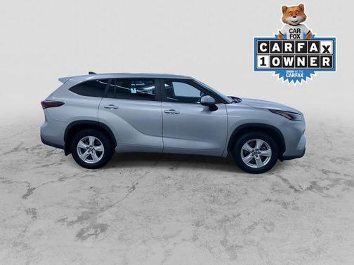2024 Toyota Highlander LE I4