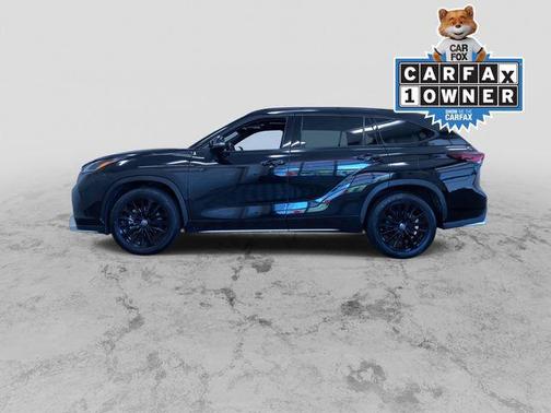 Midnight Black Metallic 2025 Toyota Highlander XSE