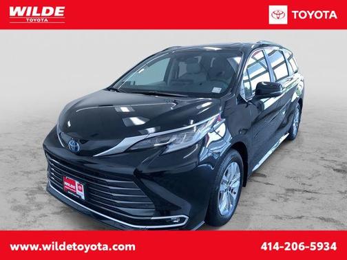2025 Toyota Sienna Limited 7-Passenger