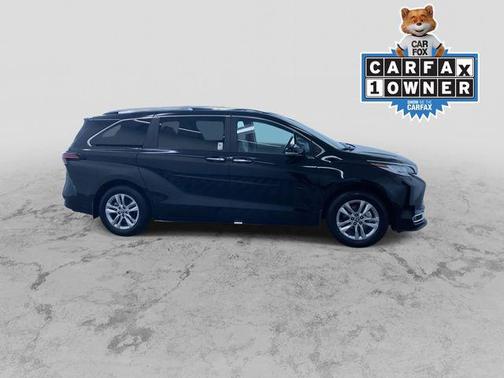 2025 Toyota Sienna Limited 7-Passenger
