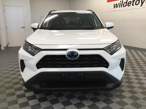 Blizzard Pearl 2019 Toyota RAV4 Hybrid LE