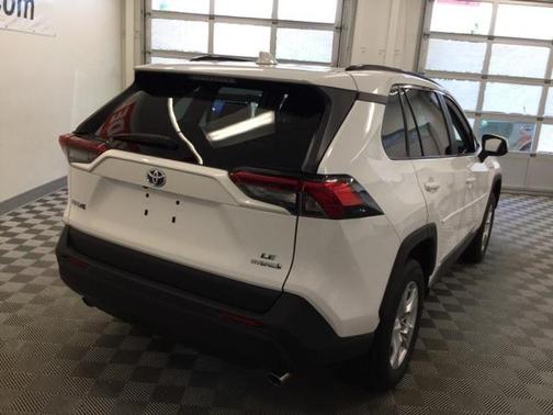 Blizzard Pearl 2019 Toyota RAV4 Hybrid LE