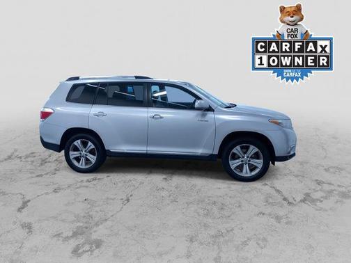 Classic Silver Metallic 2013 Toyota Highlander Limited