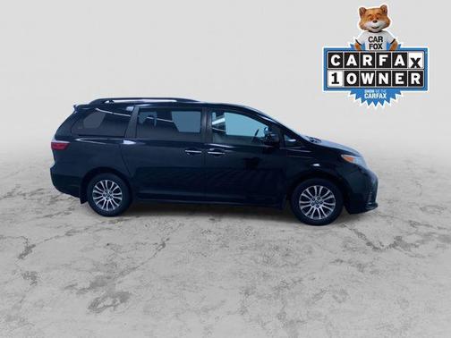 2018 Toyota Sienna XLE