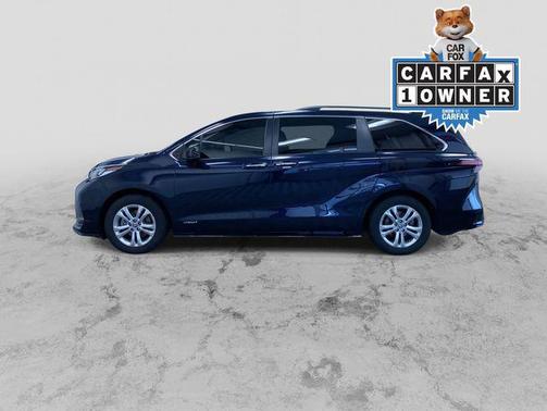 2021 Toyota Sienna XSE 7 Passenger