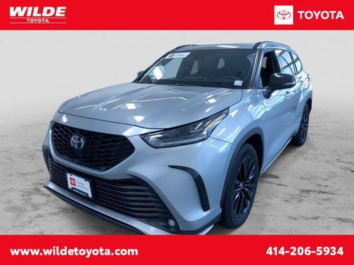Celestial Silver Metallic 2025 Toyota Highlander XSE