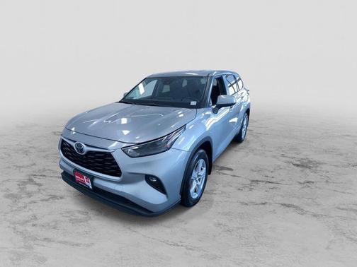 2024 Toyota Highlander LE I4