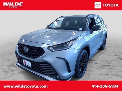 Celestial Silver Metallic 2025 Toyota Highlander XSE