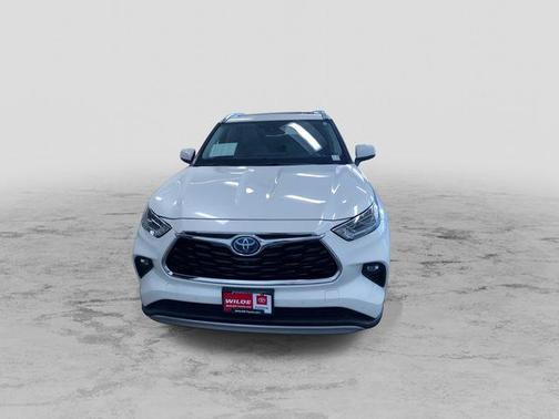 2021 Toyota Highlander Hybrid Platinum