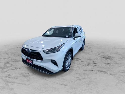 2021 Toyota Highlander Hybrid Platinum