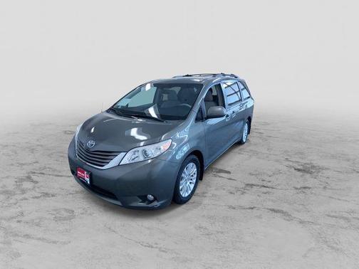 2012 Toyota Sienna XLE