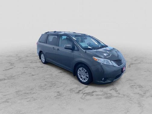 2012 Toyota Sienna XLE
