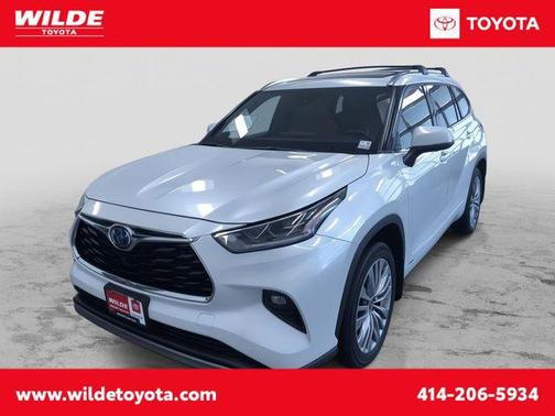 2022 Toyota Highlander Hybrid Platinum