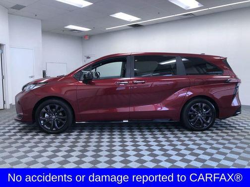 2025 Toyota Sienna XSE 7 Passenger