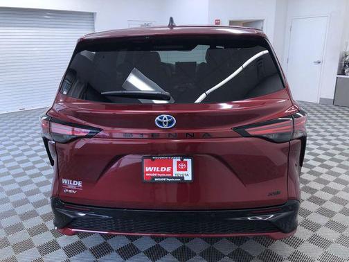 2025 Toyota Sienna XSE 7 Passenger