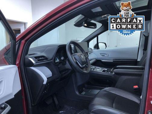 2025 Toyota Sienna XSE 7 Passenger