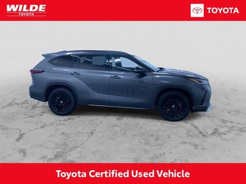 Magnetic Gray Metallic 2025 Toyota Highlander XSE