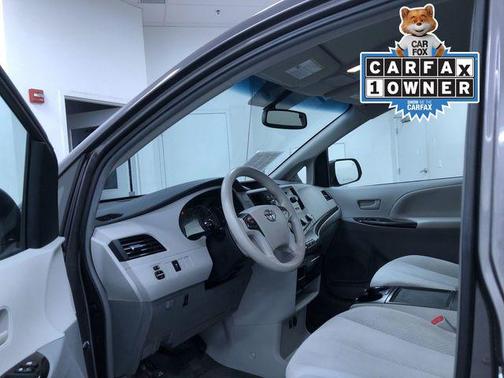 2012 Toyota Sienna LE