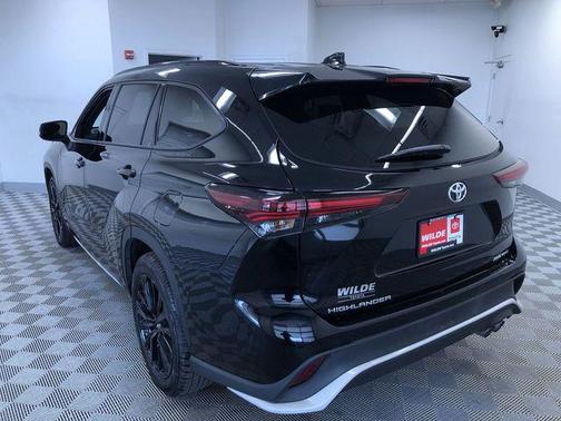 2025 Toyota Highlander XSE