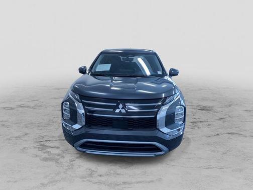 Gray 2025 Mitsubishi Outlander SE