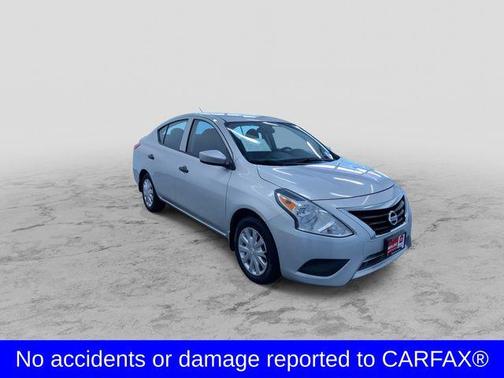 Brilliant Silver Metallic 2016 Nissan Versa 1.6 S+
