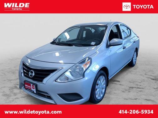 Brilliant Silver Metallic 2016 Nissan Versa 1.6 S+