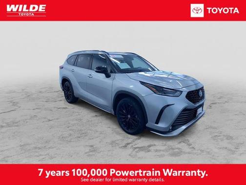 Celestial Silver Metallic 2025 Toyota Highlander XSE