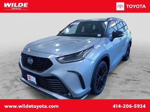 Celestial Silver Metallic 2025 Toyota Highlander XSE